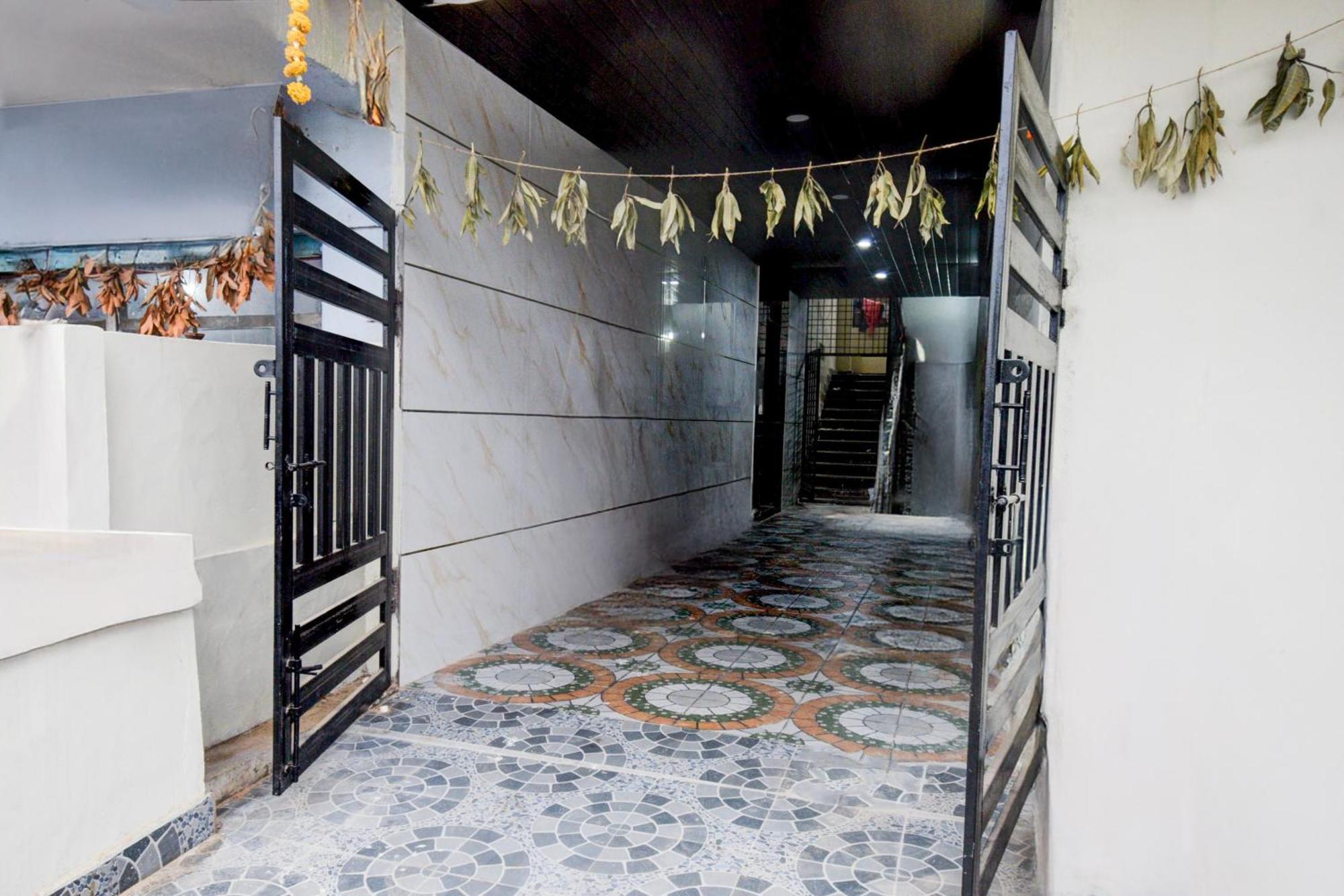 Super Collection O Srisailam Highway Hotel Shamshabad Ngoại thất bức ảnh
