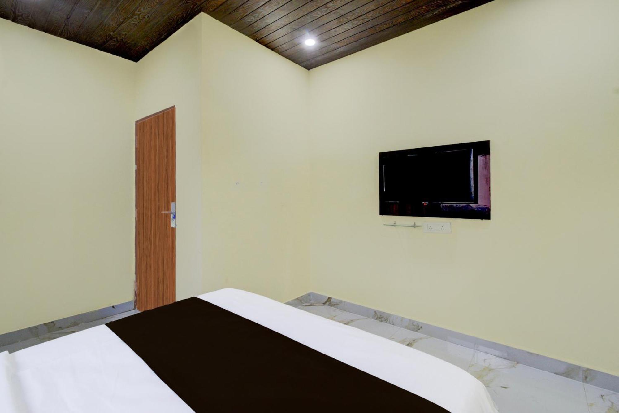 Super Collection O Srisailam Highway Hotel Shamshabad Ngoại thất bức ảnh