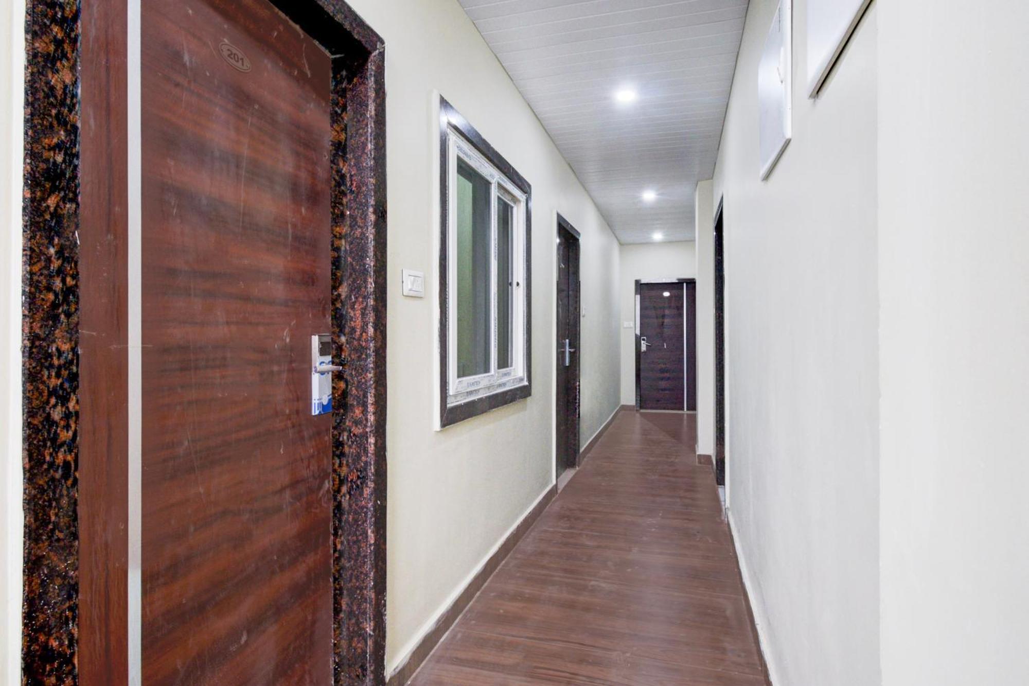 Super Collection O Srisailam Highway Hotel Shamshabad Ngoại thất bức ảnh