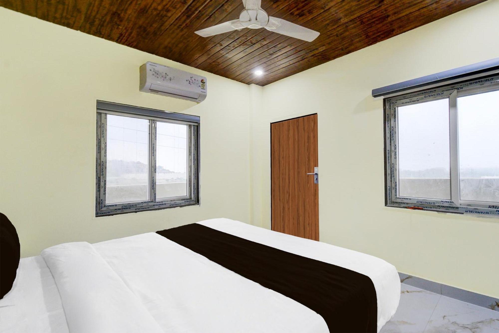 Super Collection O Srisailam Highway Hotel Shamshabad Ngoại thất bức ảnh
